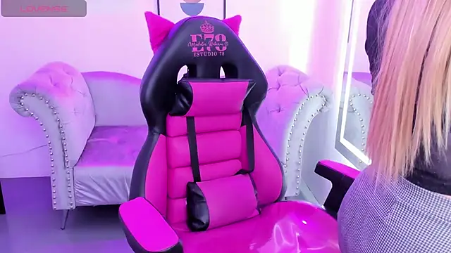 Snapshot of Agatha_luxx chatting on March 2025 12:36:02 PM Agatha luxx online show from March 2025 12:36:02 PM