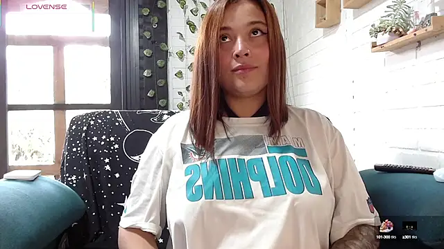 Snapshot of LiraSonnett chatting on March 2025 09:13:02 PM LiraSonnett online show from March 2025 09:13:02 PM