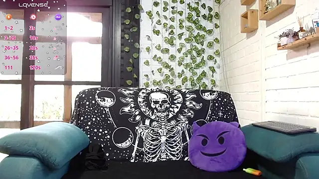 Snapshot of LiraSonnett chatting on September 2025 09:04:02 PM LiraSonnett online show from September 2025 09:04:02 PM