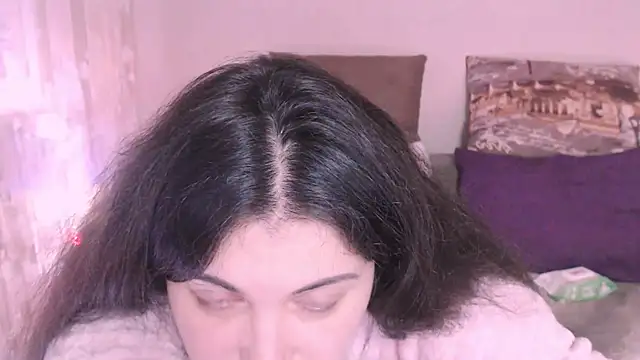 Snapshot of SoftLia chatting on December 2024 09:16:01 PM SoftLia online show from December 2024 09:16:01 PM