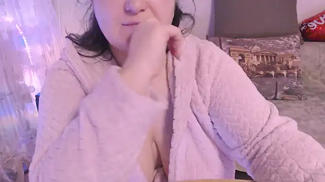 Snapshot of SoftLia chatting on March 2025 03:20:01 PM SoftLia online show from March 2025 03:20:01 PM