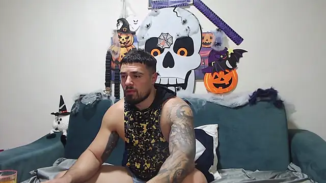 Tiberius hunk online show from November 2025 09:03:01 PM