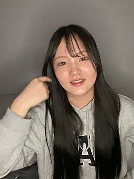 Snapshot of MinaKubo chatting on April 2026 01:23:02 PM MinaKubo online show from April 2026 01:23:02 PM