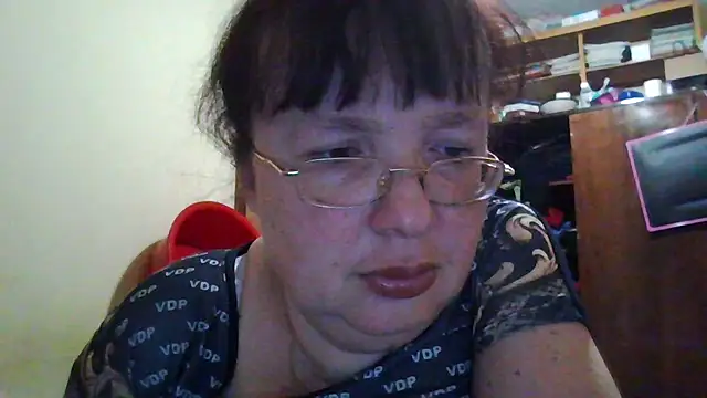 Snapshot of Queen-Elizabeth-25 chatting on March 2025 04:06:01 AM Queen-Elizabeth-25 online show from March 2025 04:06:01 AM