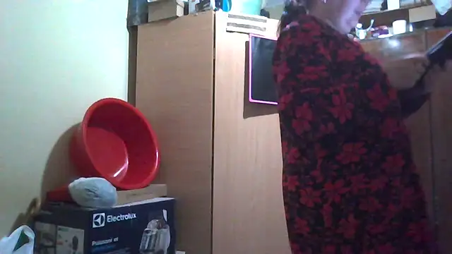 Snapshot of Queen-Elizabeth-25 chatting on March 2025 06:54:01 PM Queen-Elizabeth-25 online show from March 2025 06:54:01 PM