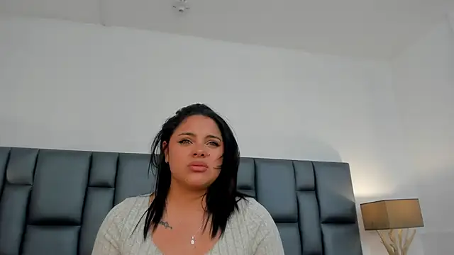 LunaSotto online show from March 2025 05:50:02 PM