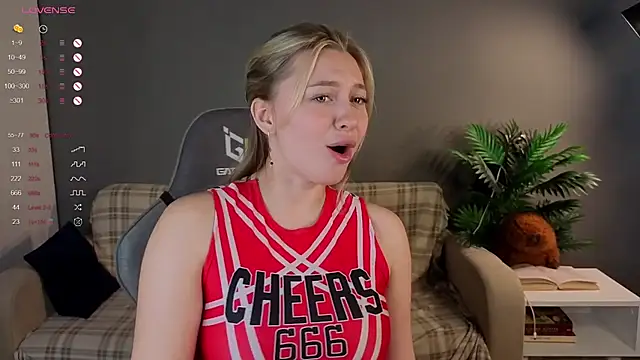 Snapshot of christie_luv chatting on February 2026 11:14:02 AM christie luv online show from February 2026 11:14:02 AM