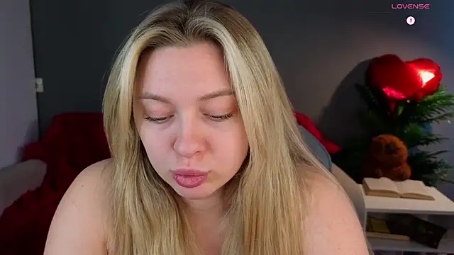 Snapshot of christie_luv chatting on February 2026 11:11:01 AM christie luv online show from February 2026 11:11:01 AM