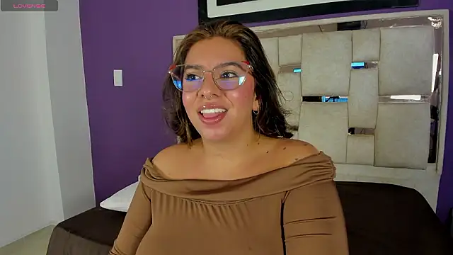 Snapshot of emilyy_cooperr chatting on March 2026 12:22:01 PM emilyy cooperr online show from March 2026 12:22:01 PM