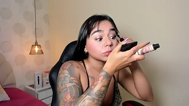 Snapshot of AGATHASMITH5 chatting on March 2026 03:18:02 AM AGATHASMITH5 online show from March 2026 03:18:02 AM