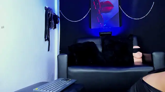 ThaleiaStone online show from November 2025 02:21:01 AM