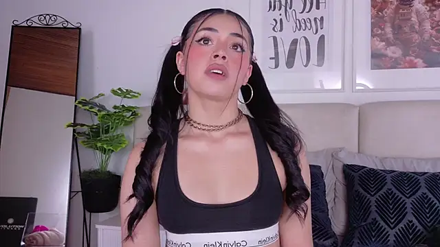 SaritaBratz online show from February 2026 08:51:01 PM