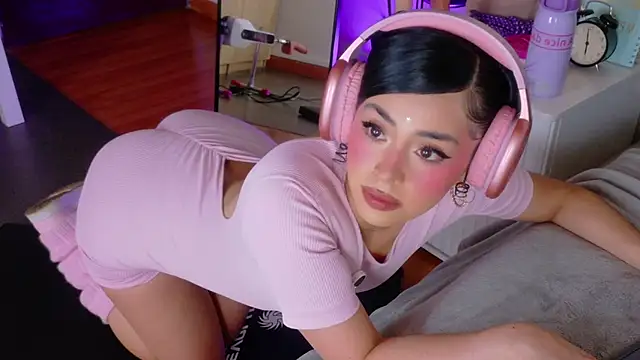 SaritaBratz online show from May 2026 11:02:01 PM
