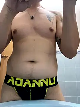 Snapshot of Lam_090123 chatting on September 2025 04:44:02 PM Lam 090123 online show from September 2025 04:44:02 PM