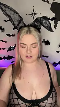 April Vancee online show from October 2025 01:33:02 PM