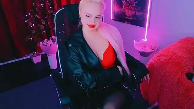 Snapshot of Miss_Alice_Silver chatting on April 2026 06:03:02 PM Miss Alice Silver online show from April 2026 06:03:02 PM