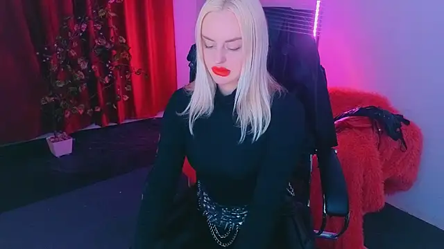 Snapshot of Miss_Alice_Silver chatting on May 2026 07:20:01 PM Miss Alice Silver online show from May 2026 07:20:01 PM