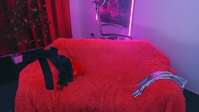 Snapshot of Miss_Alice_Silver chatting on June 2026 08:47:01 PM Miss Alice Silver online show from June 2026 08:47:01 PM