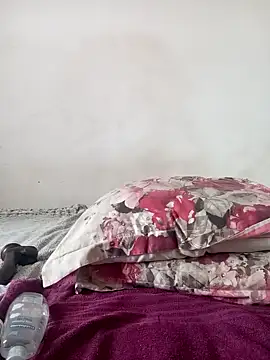 Snapshot of Missvixen81 chatting on December 2025 09:03:01 AM Missvixen81 online show from December 2025 09:03:01 AM