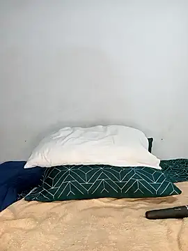 Snapshot of Missvixen81 chatting on January 2026 09:18:02 PM Missvixen81 online show from January 2026 09:18:02 PM