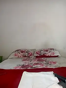 Snapshot of Missvixen81 chatting on February 2026 04:52:01 AM Missvixen81 online show from February 2026 04:52:01 AM