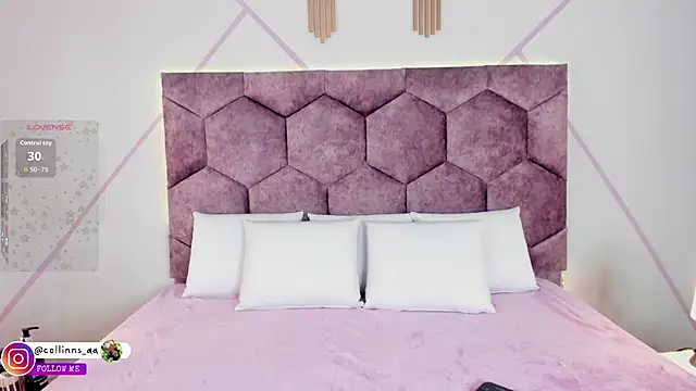 aurora collinss  online show from October 2025 12:36:02 PM