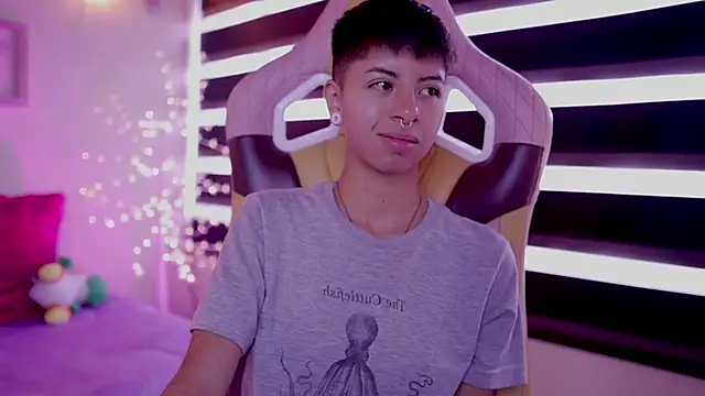 tommy blue online show from March 2025 03:36:02 PM