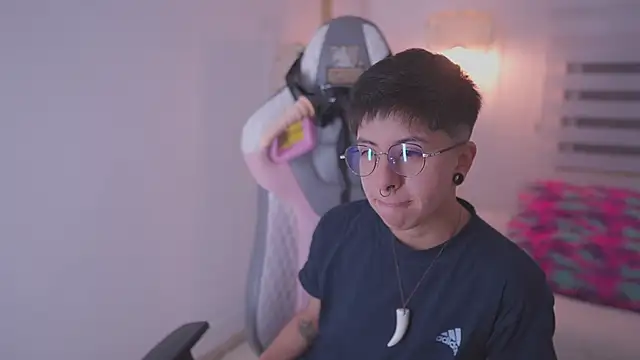 tommy blue online show from September 2025 01:17:01 AM