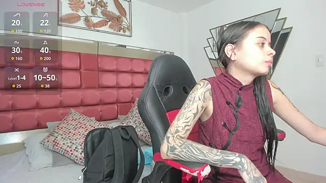 SaskiaGrendel online show from June 2026 06:09:02 PM
