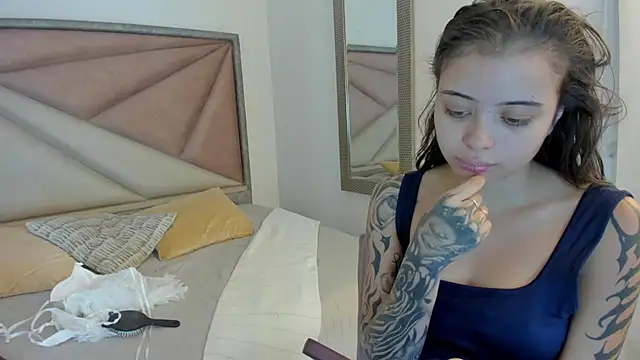 SaskiaGrendel online show from July 2026 06:11:02 PM