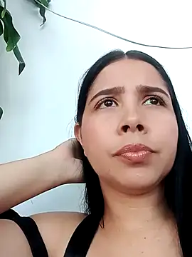 Candy-Body online show from April 2026 05:14:01 PM