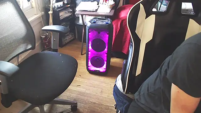 Snapshot of weknowourworth6999 chatting on September 2025 04:34:02 PM weknowourworth6999 online show from September 2025 04:34:02 PM