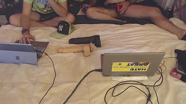 Snapshot of weknowourworth6999 chatting on October 2025 12:08:02 AM weknowourworth6999 online show from October 2025 12:08:02 AM