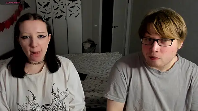 JayMollyy online show from April 2026 04:43:02 PM