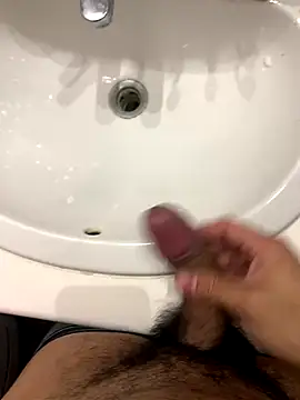 Snapshot of Runstat chatting on September 2025 08:34:02 PM Runstat online show from September 2025 08:34:02 PM