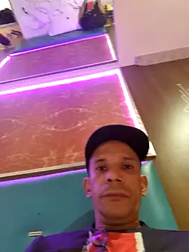 Snapshot of karlossan24 chatting on February 2026 09:11:02 PM karlossan24 online show from February 2026 09:11:02 PM