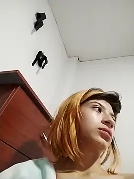 Snapshot of KratosAfroditacs chatting on September 2025 12:38:02 PM KratosAfroditacs online show from September 2025 12:38:02 PM