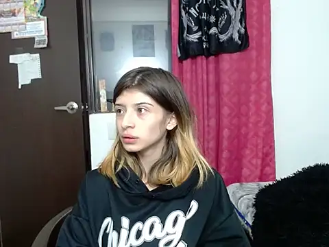 KratosAfroditacs online show from February 2026 02:43:02 PM