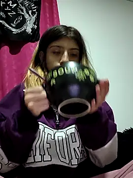 Snapshot of KratosAfroditacs chatting on March 2026 08:37:01 PM KratosAfroditacs online show from March 2026 08:37:01 PM