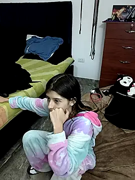 Snapshot of KratosAfroditacs chatting on April 2026 11:24:02 PM KratosAfroditacs online show from April 2026 11:24:02 PM