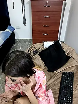 Snapshot of KratosAfroditacs chatting on April 2026 04:46:01 AM KratosAfroditacs online show from April 2026 04:46:01 AM