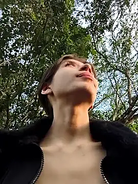 Snapshot of KratosAfroditacs chatting on April 2026 10:37:02 PM KratosAfroditacs online show from April 2026 10:37:02 PM