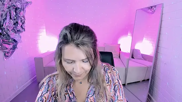 NicoleHitman online show from June 2026 01:11:01 PM
