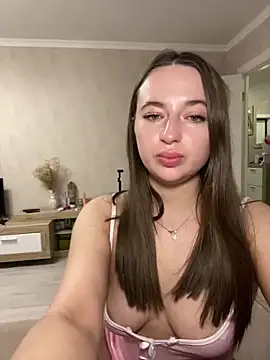 AlisaQSky online show from April 2026 06:49:02 PM