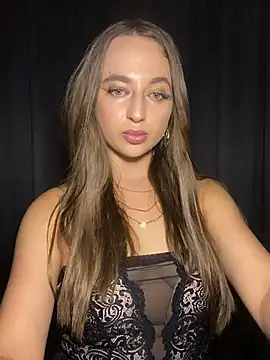 AlisaQSky online show from July 2026 11:45:01 PM