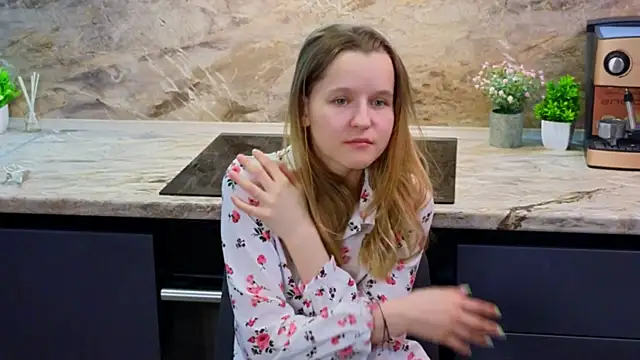 Snapshot of BlytheCleeton chatting on March 2025 05:03:02 AM BlytheCleeton online show from March 2025 05:03:02 AM