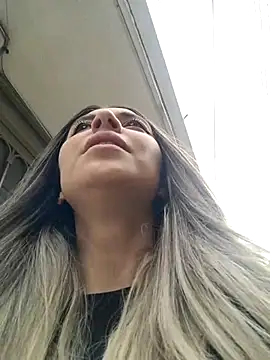 Isabella Varella online show from March 2025 01:49:01 PM