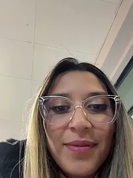 Isabella Varella online show from September 2025 01:27:02 AM