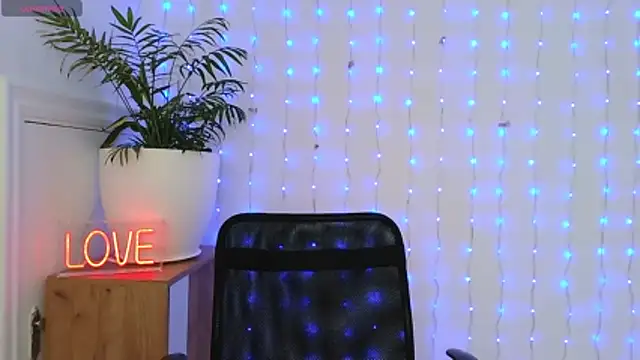 neferutt online show from January 2026 01:16:02 PM