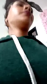 Snapshot of Devil_AliceXo chatting on March 2025 01:54:02 AM Devil AliceXo online show from March 2025 01:54:02 AM